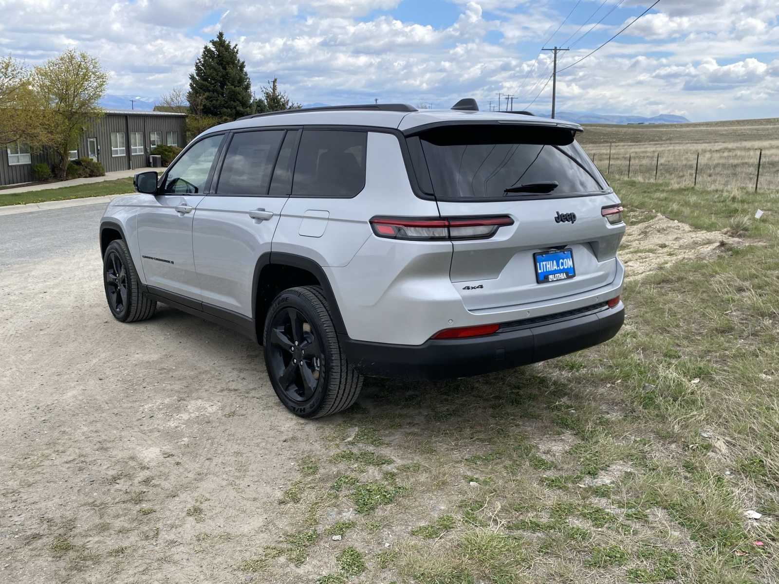 2024 Jeep Grand Cherokee L Laredo 11