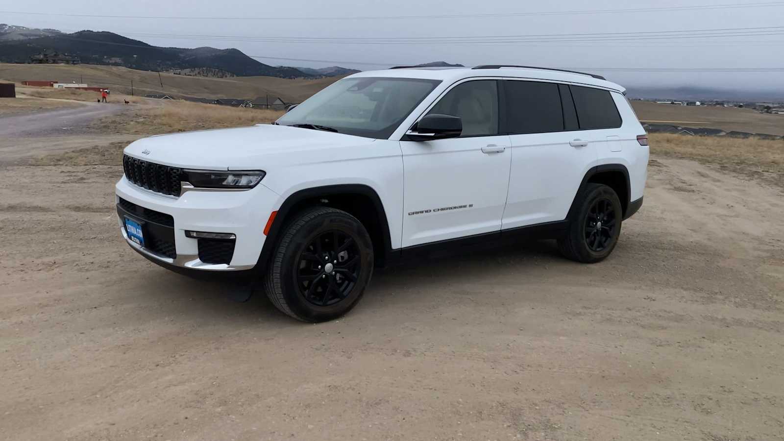 View vehicle photo 4
