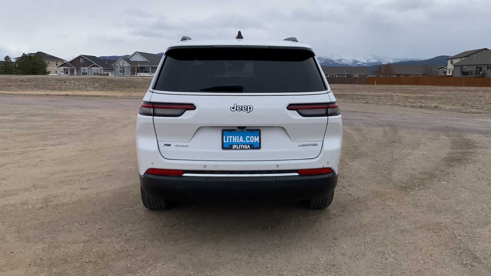 View vehicle photo 7
