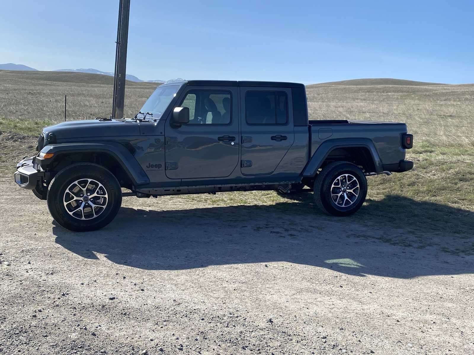 2024 Jeep Gladiator Sport S 4x4 10