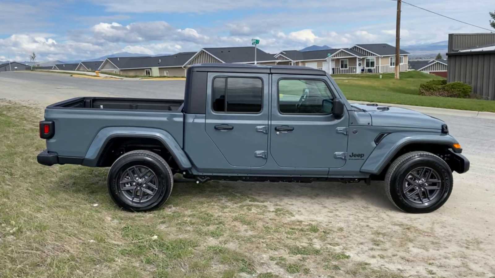 2024 Jeep Gladiator Sport S 4x4 9