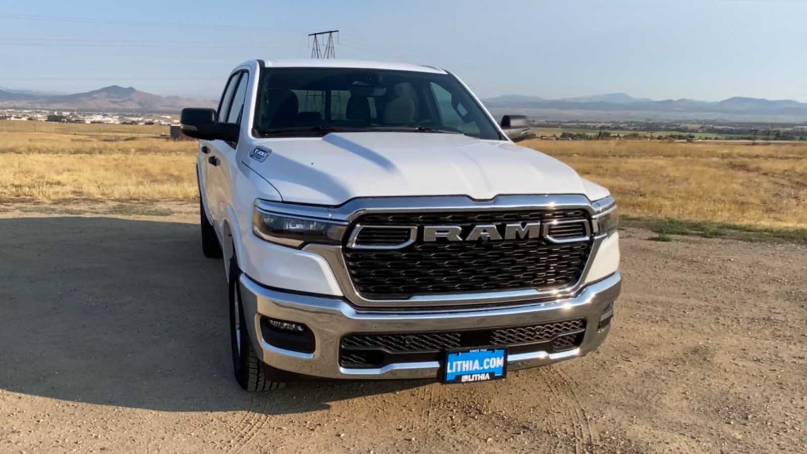 2025 Ram 1500 Big Horn 4x4 Crew Cab 57 Box 3