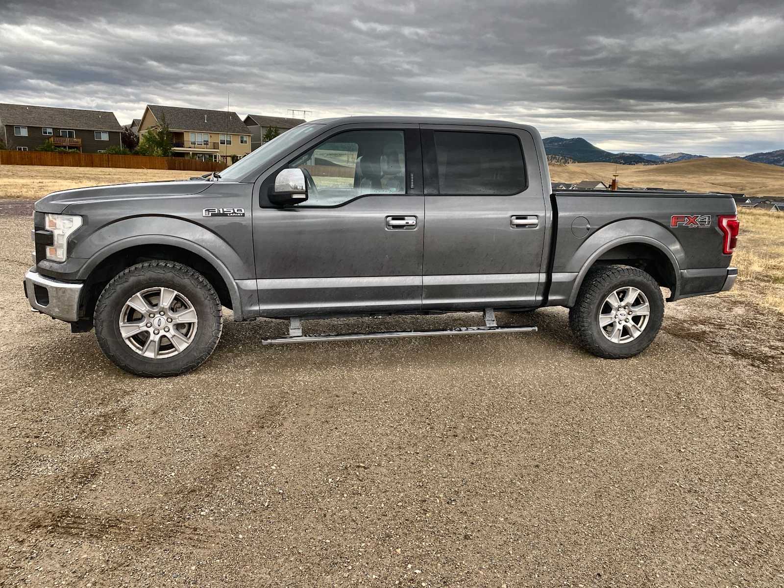 2015 Ford F-150 Lariat 4WD SuperCrew 145 10