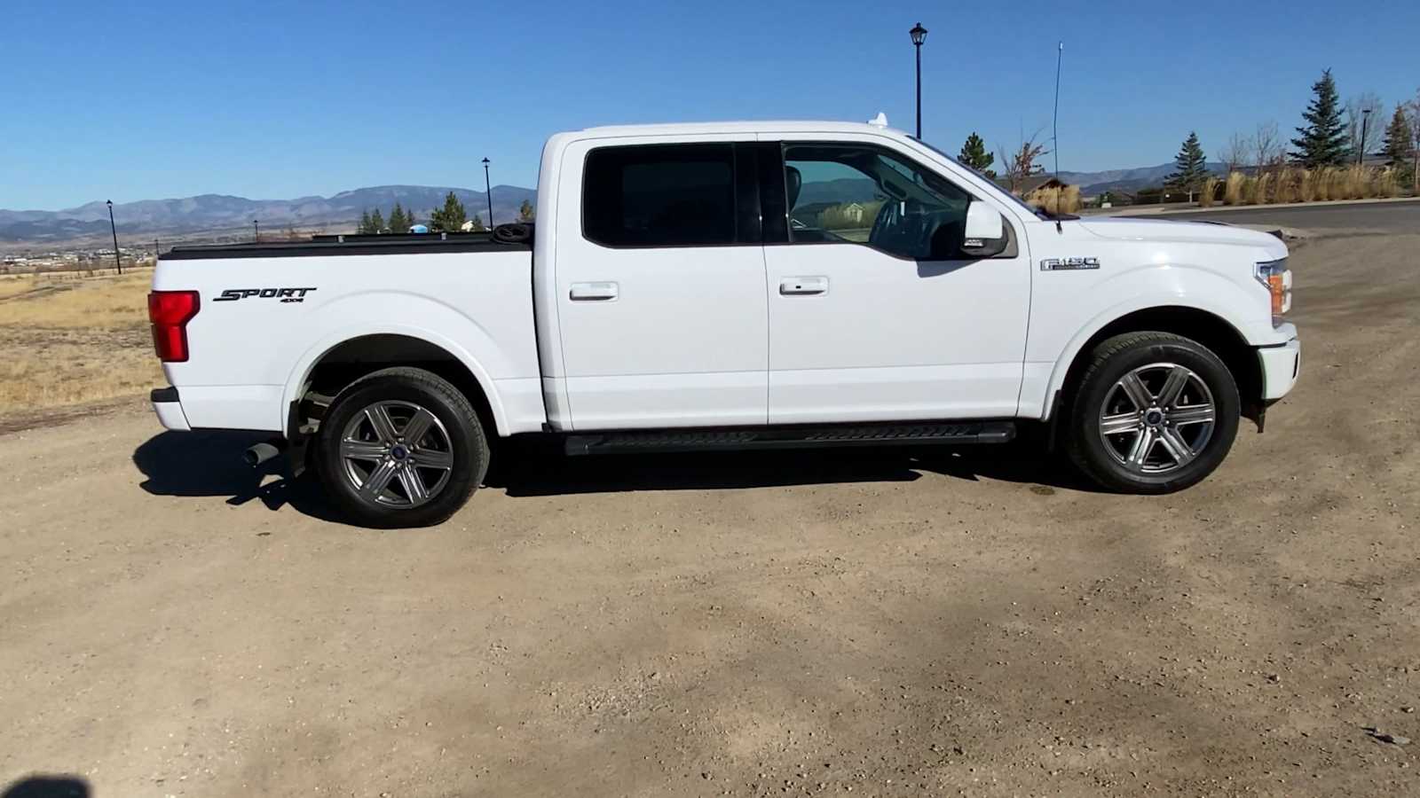 2018 Ford F-150 LARIAT 4WD SuperCrew 5.5 Box 9