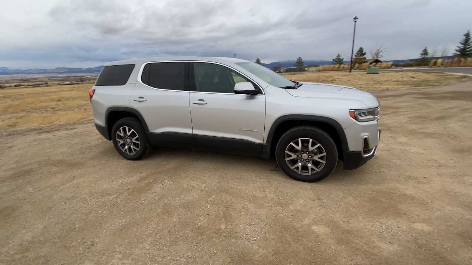 2020 GMC Acadia SLE 2