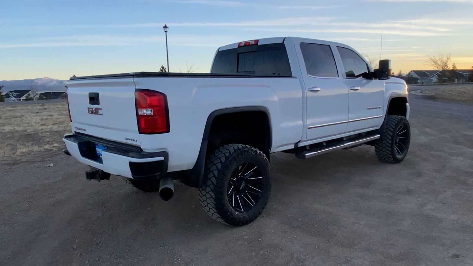 2018 GMC Sierra 2500HD Denali 4WD Crew Cab 153.7 8