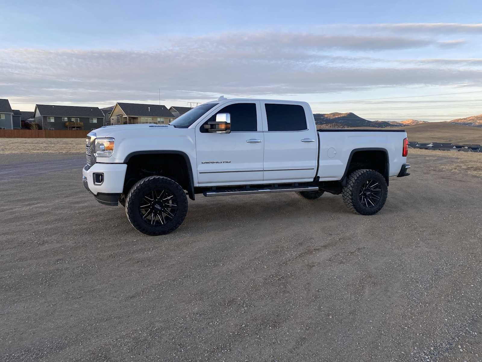 2018 GMC Sierra 2500HD Denali 4WD Crew Cab 153.7 10