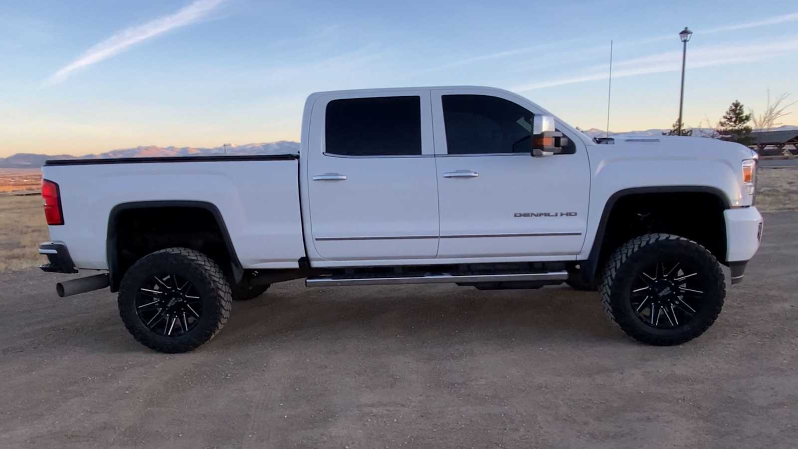 2018 GMC Sierra 2500HD Denali 4WD Crew Cab 153.7 9