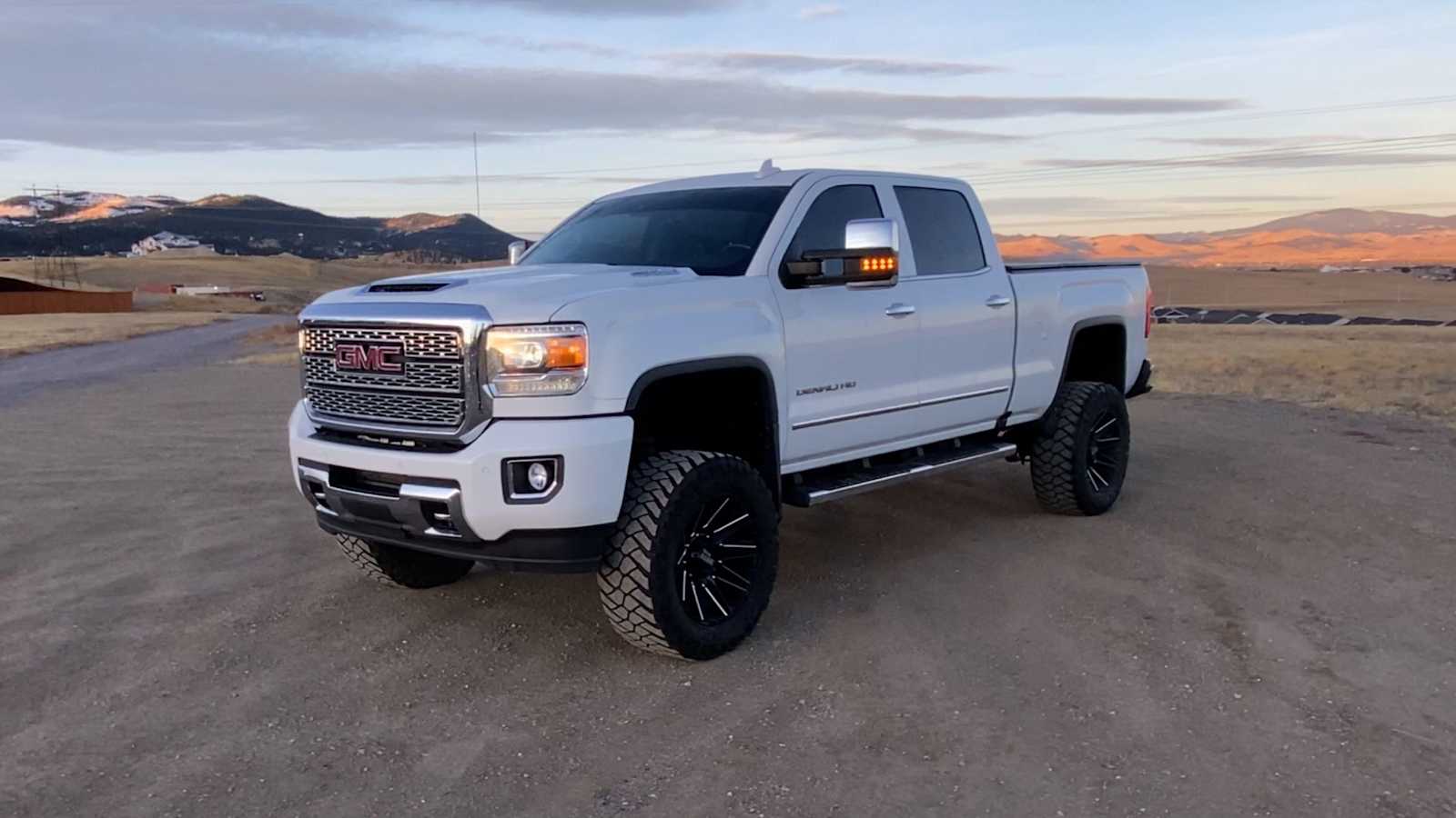 2018 GMC Sierra 2500HD Denali 4WD Crew Cab 153.7 4