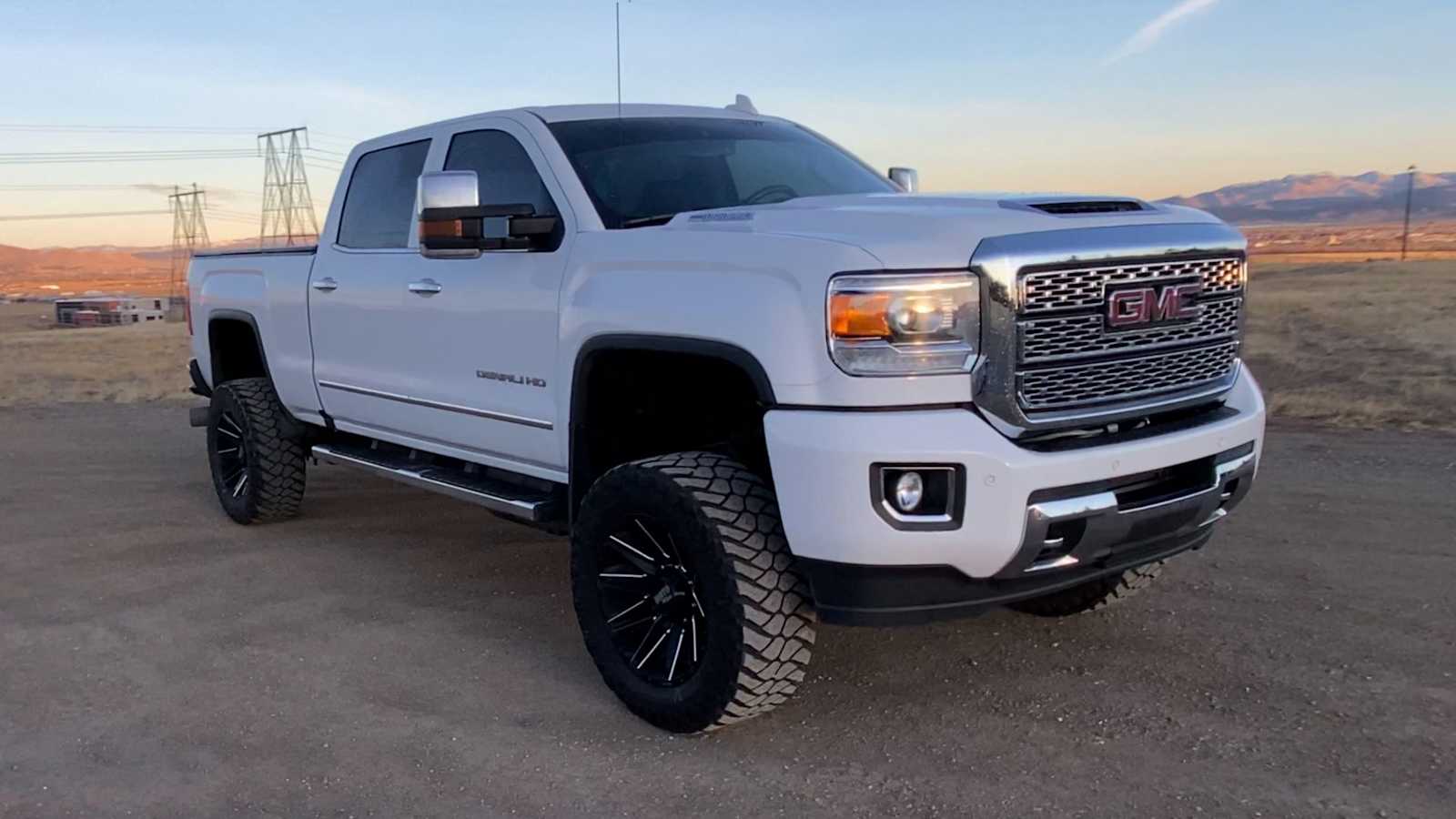 2018 GMC Sierra 2500HD Denali 4WD Crew Cab 153.7 2