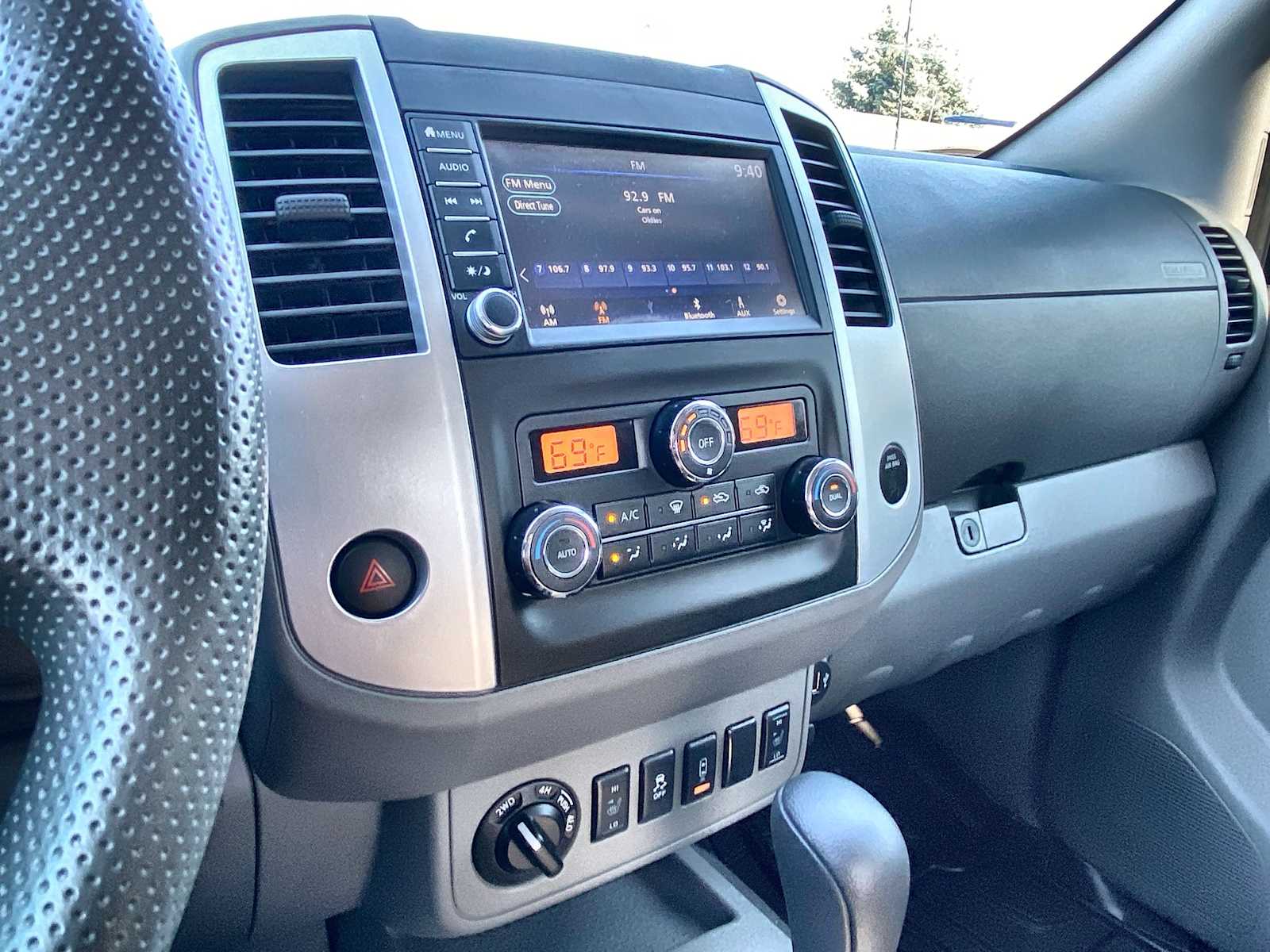 2021 Nissan Frontier SV Crew Cab 4x4 Auto 17