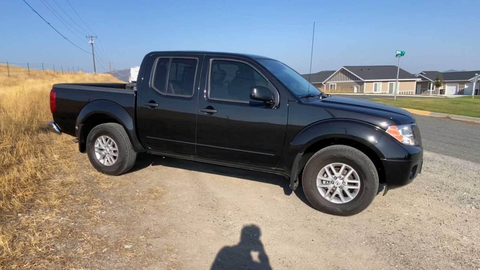 2021 Nissan Frontier SV Crew Cab 4x4 Auto 2