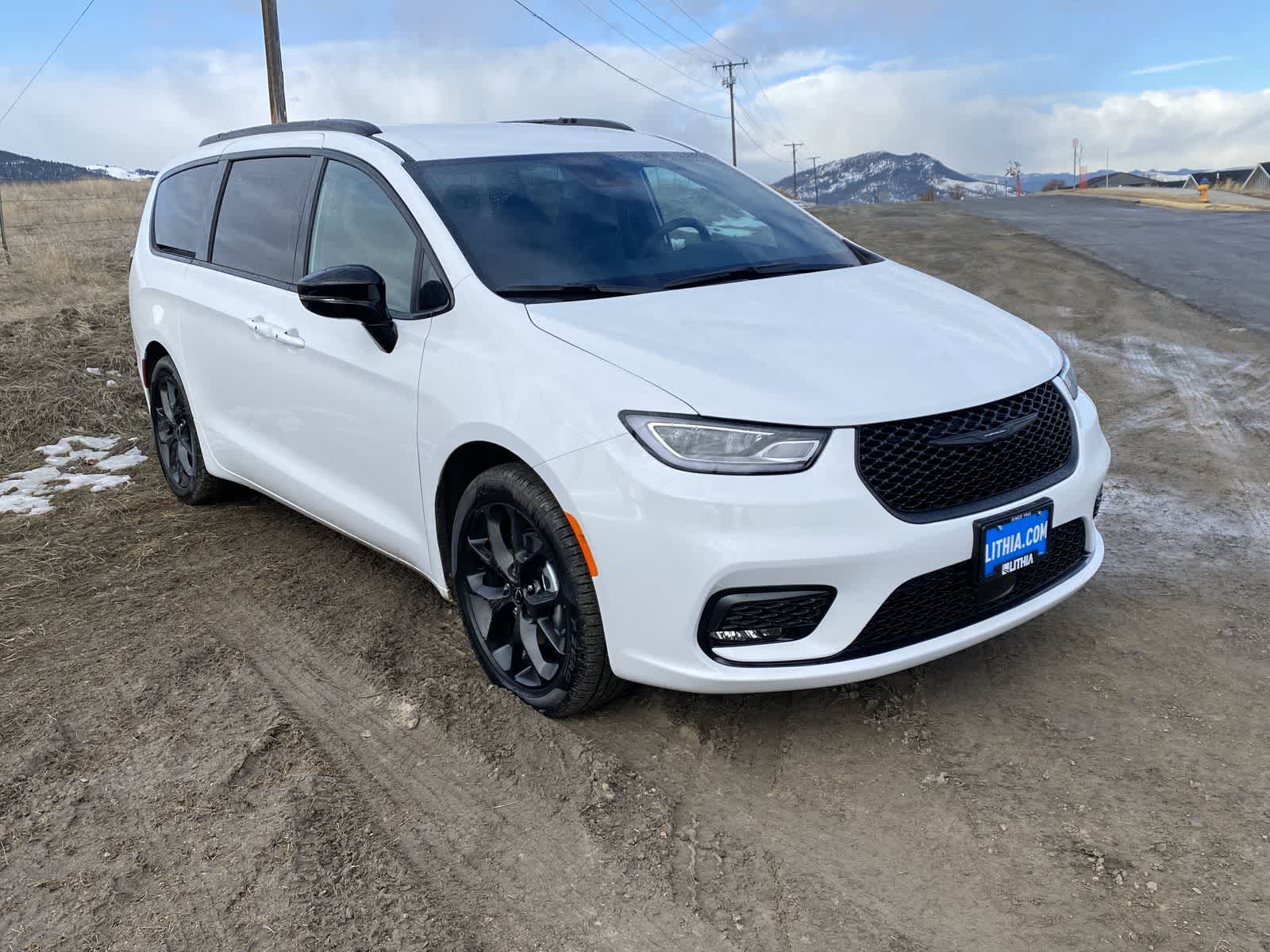 2024 Chrysler Pacifica Touring L 12