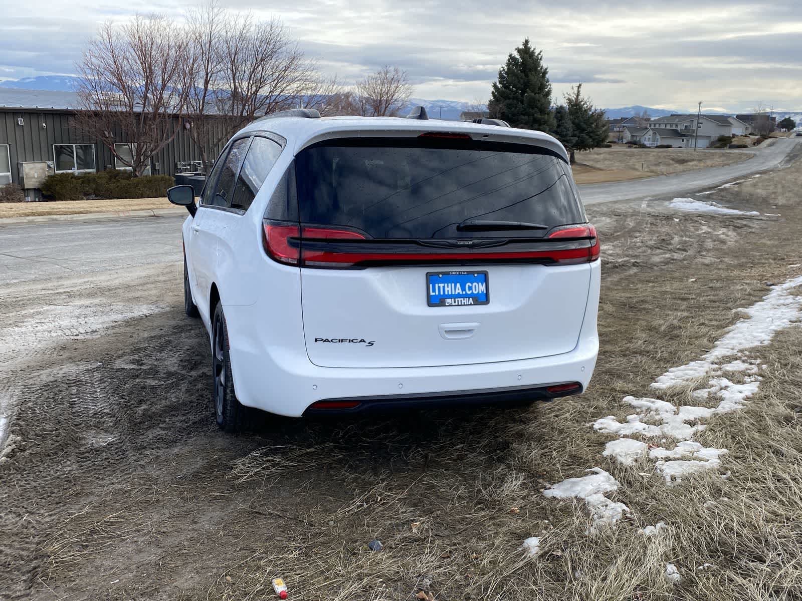 2024 Chrysler Pacifica Touring L 4