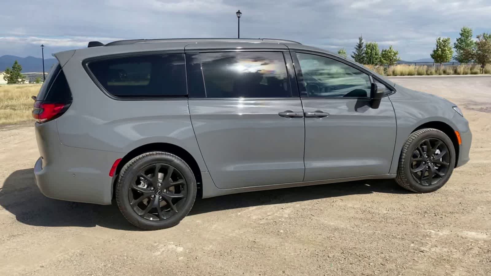 2023 Chrysler Pacifica Touring L 7