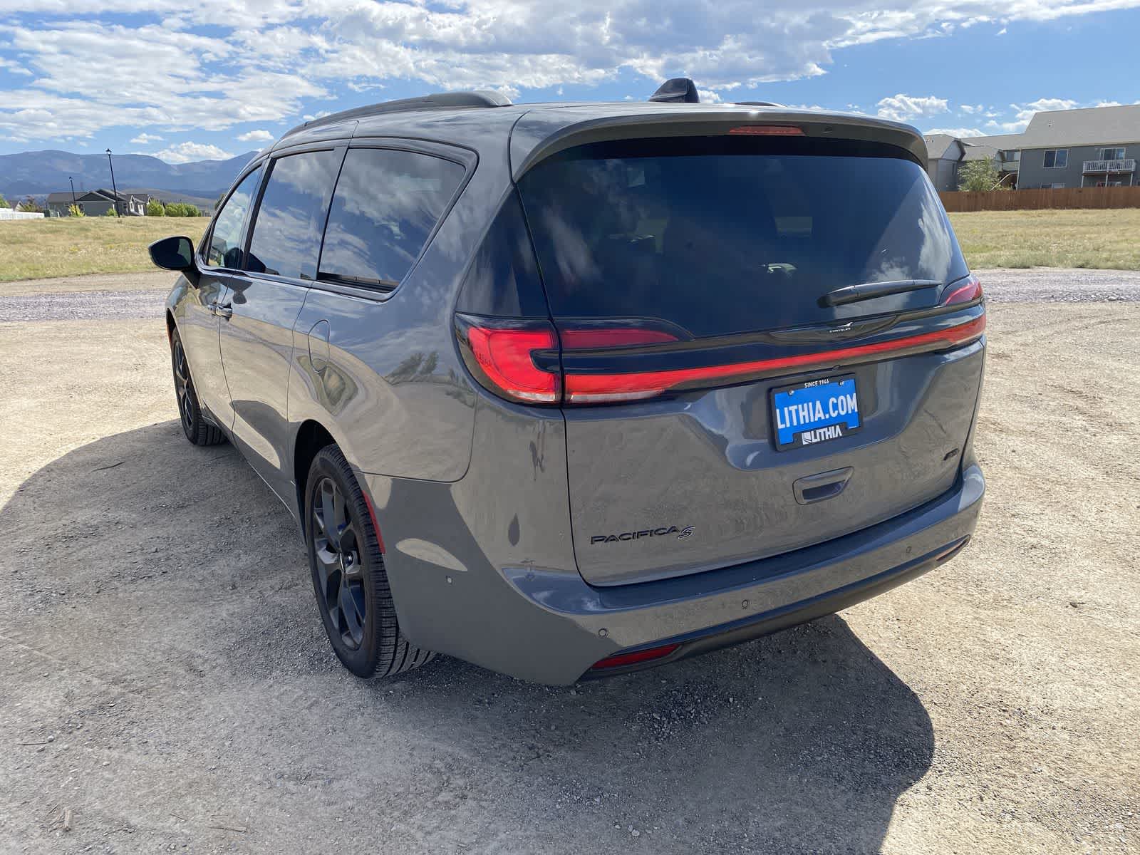 2023 Chrysler Pacifica Touring L 12