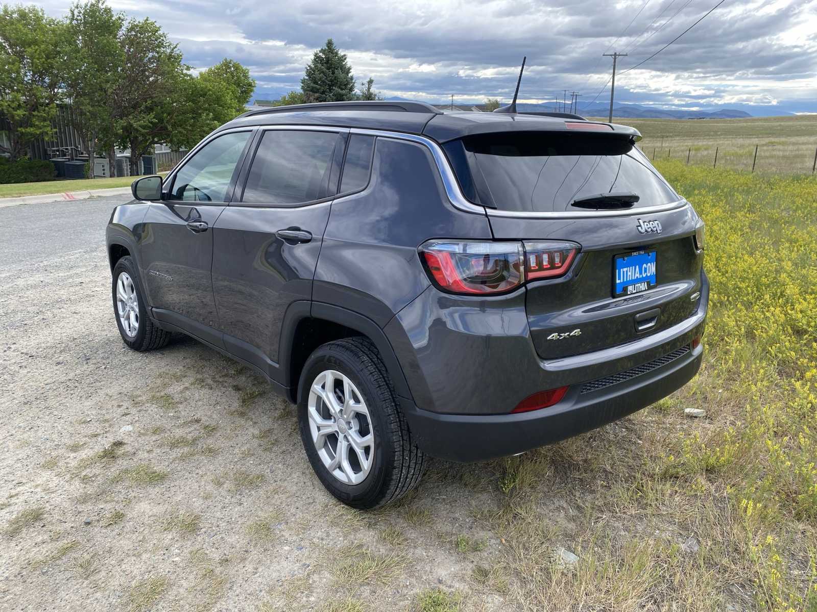 2024 Jeep Compass Latitude 11