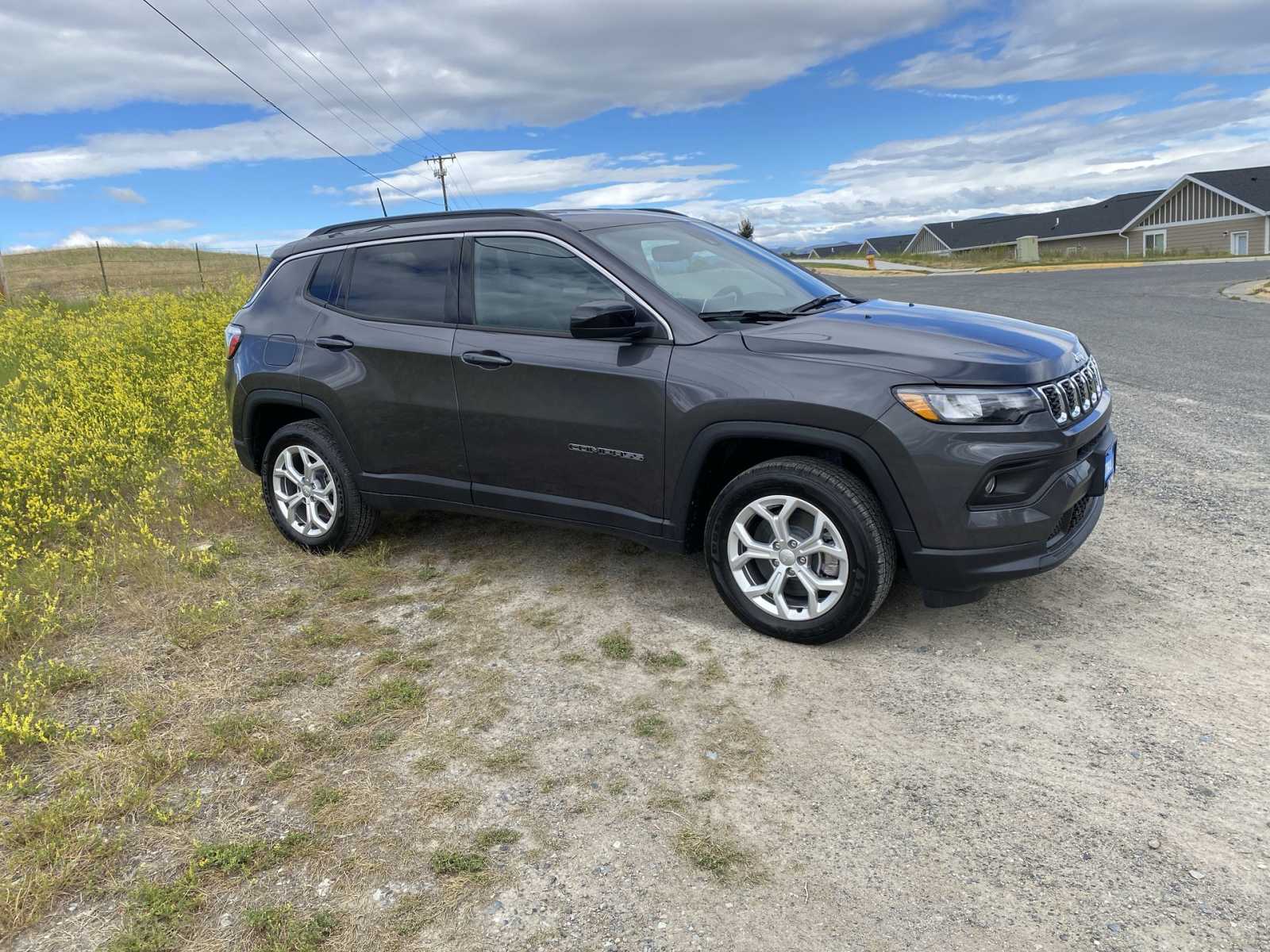 2024 Jeep Compass Latitude 19