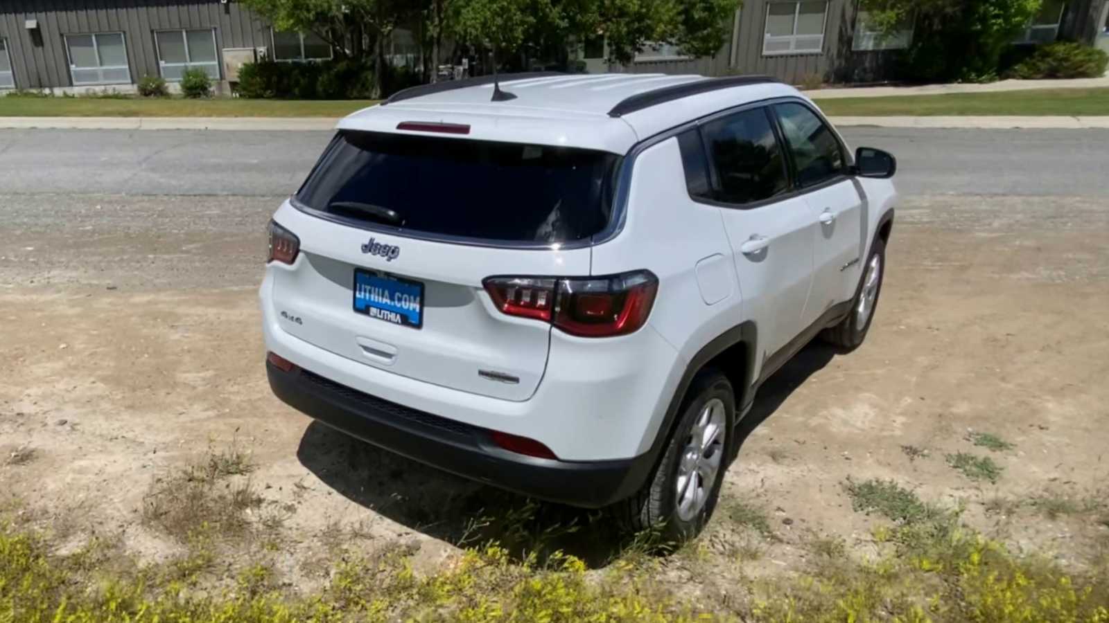 2024 Jeep Compass Latitude 8