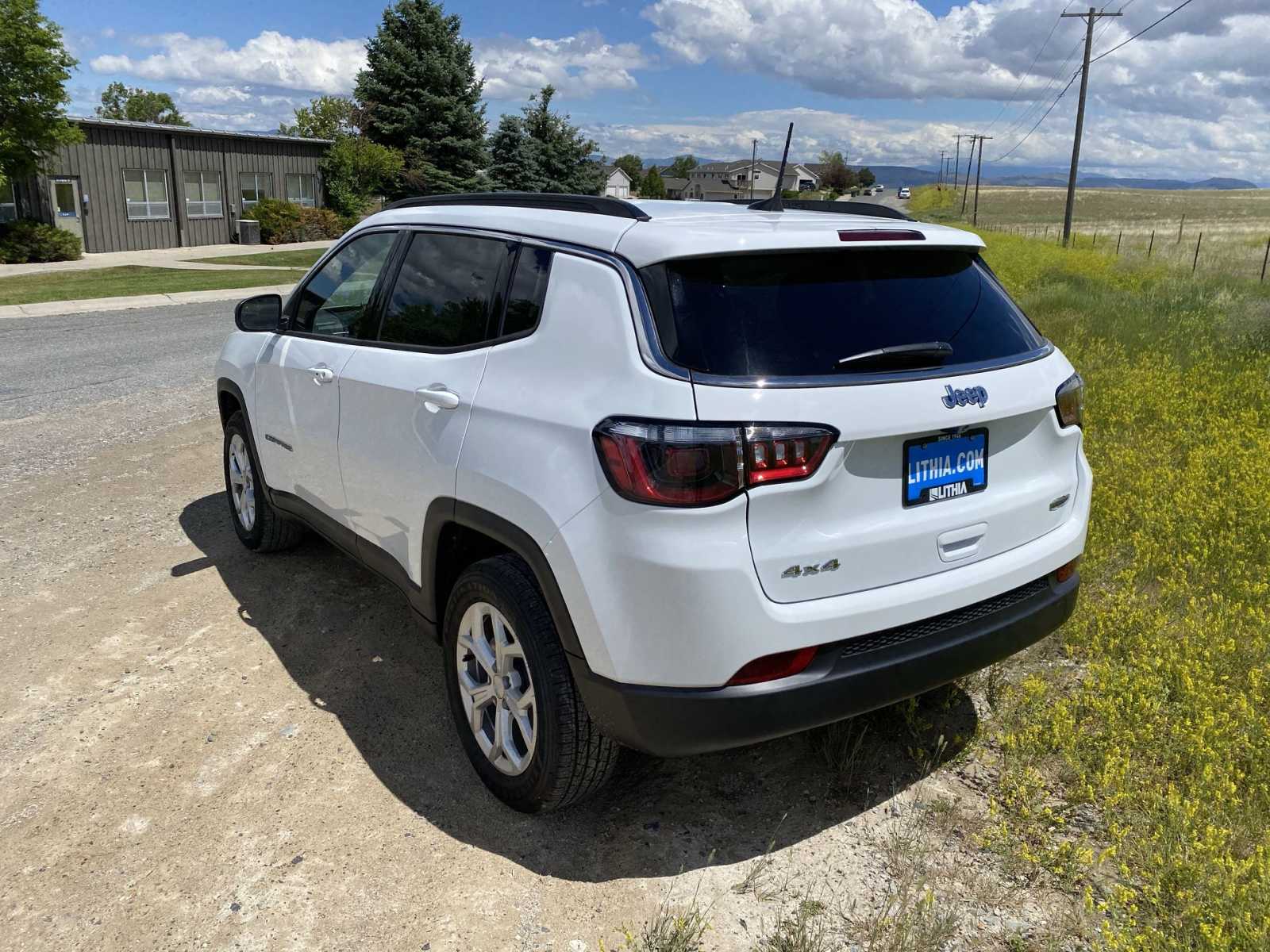 2024 Jeep Compass Latitude 11