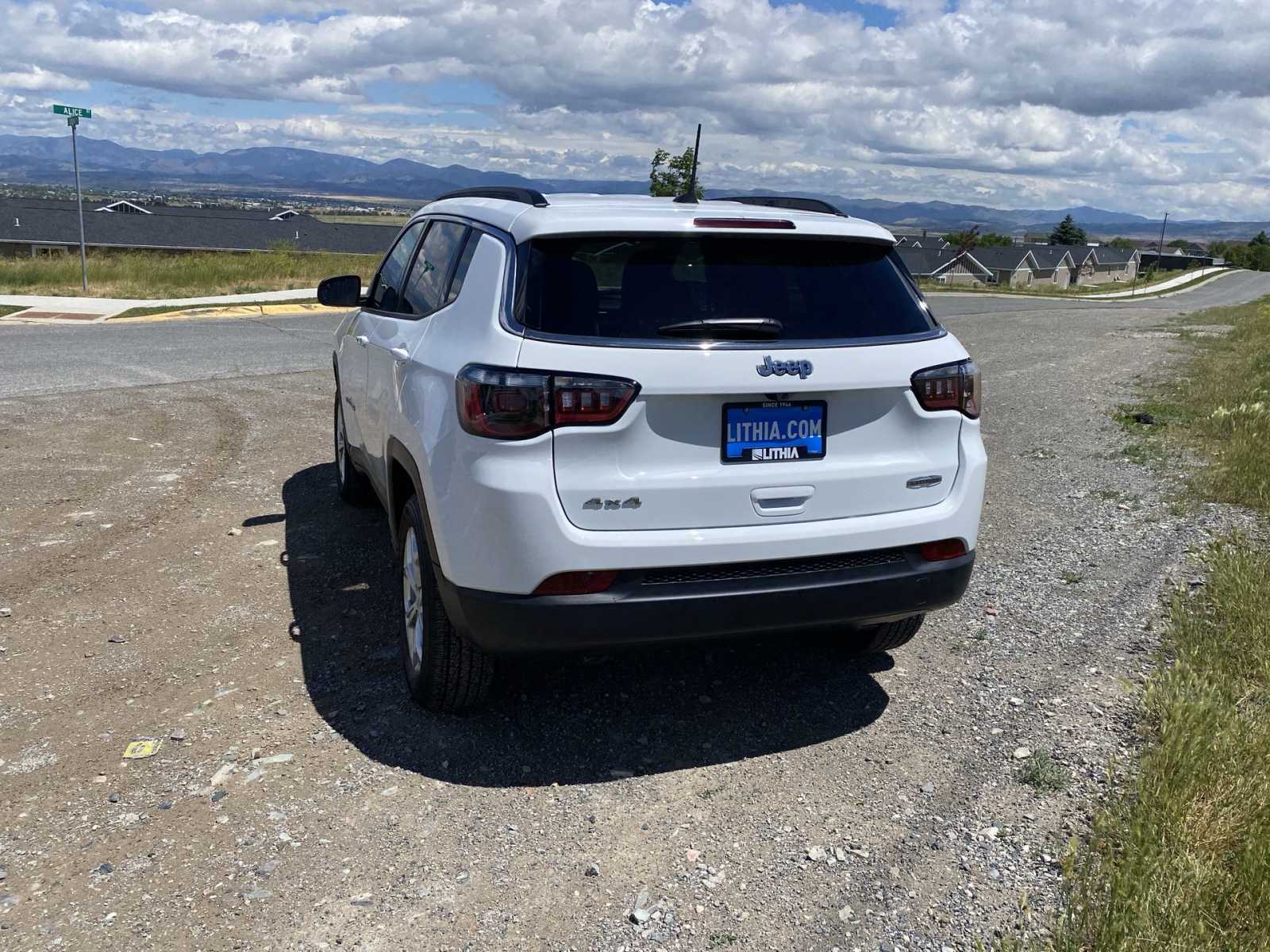 2024 Jeep Compass Latitude 12