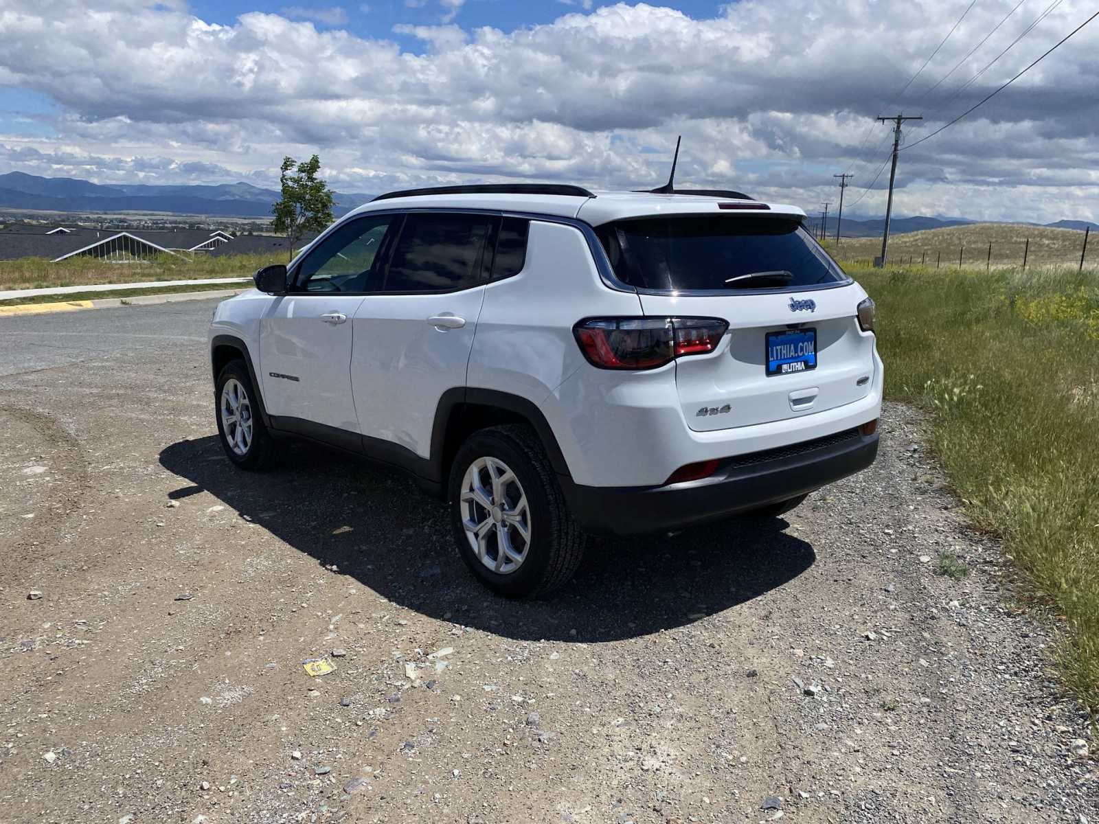 2024 Jeep Compass Latitude 11