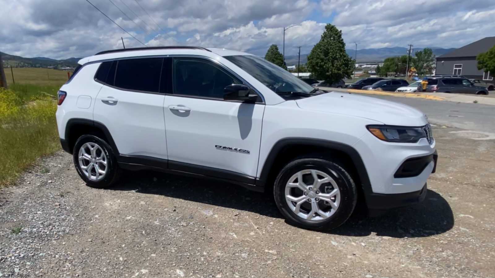 2024 Jeep Compass Latitude 2