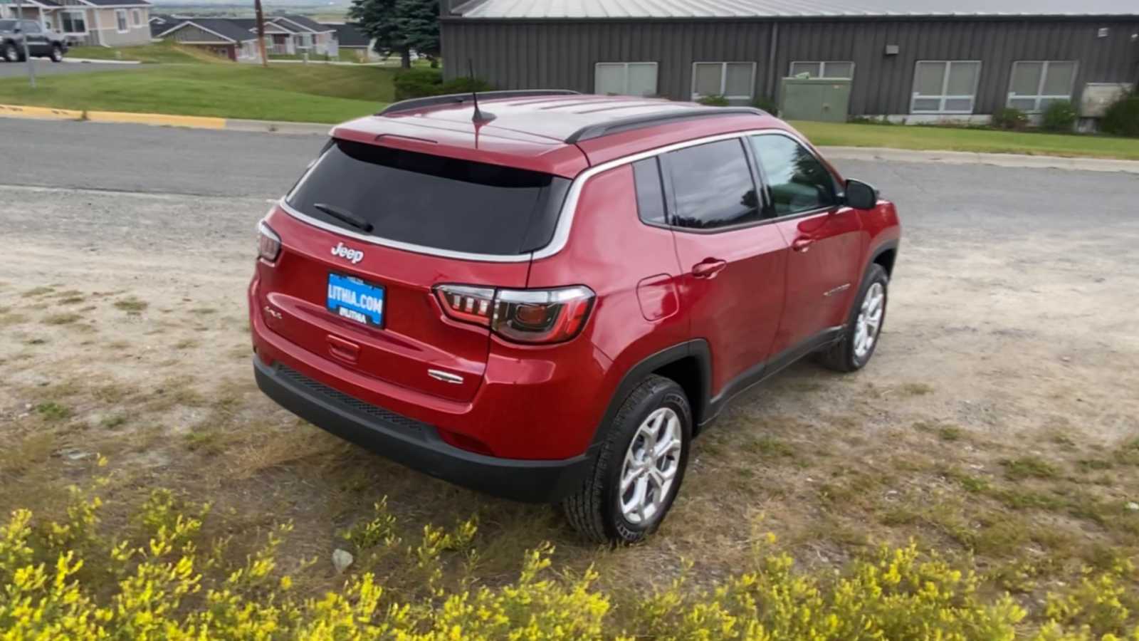 2024 Jeep Compass Latitude 8