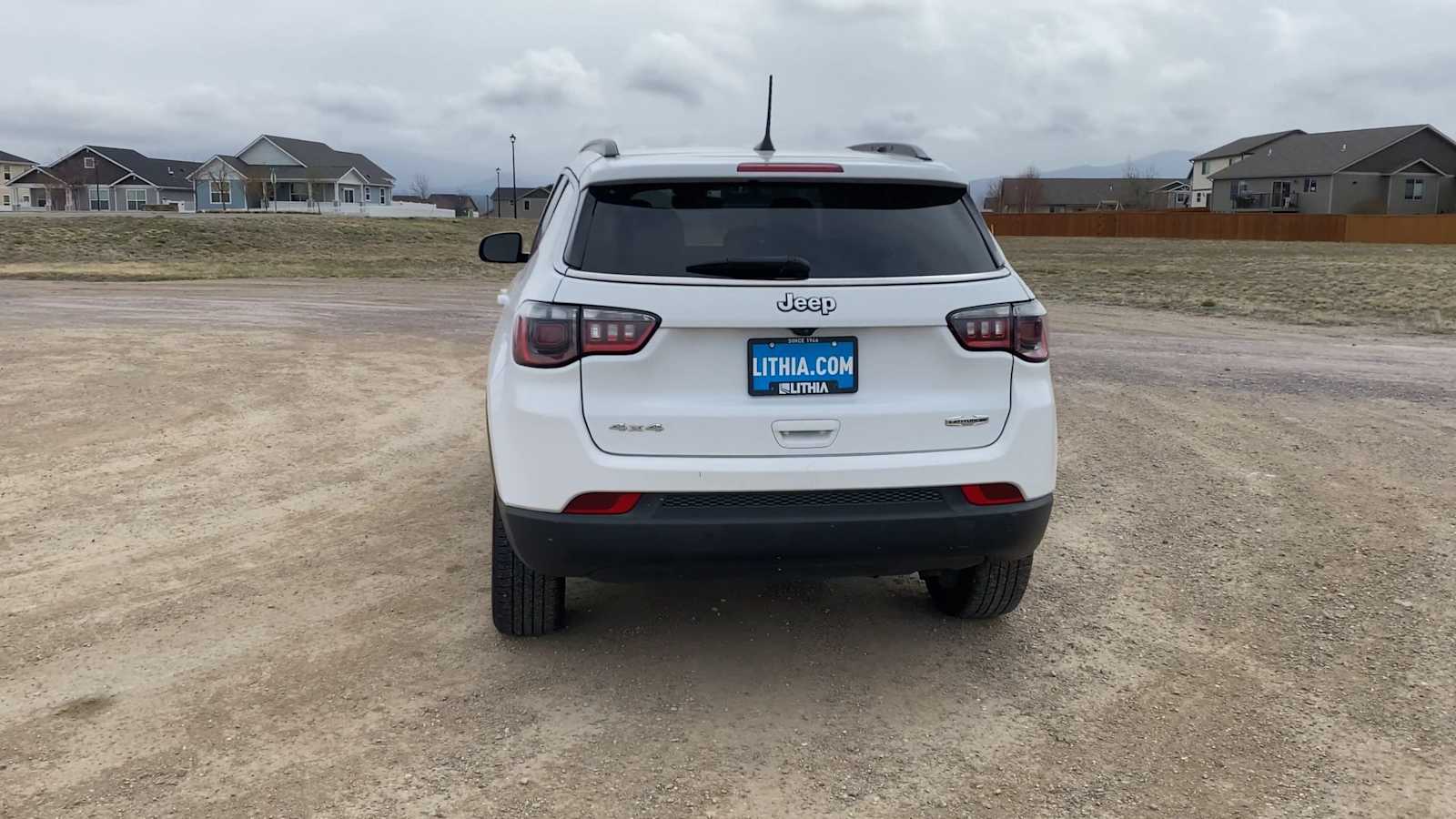 View vehicle photo 7