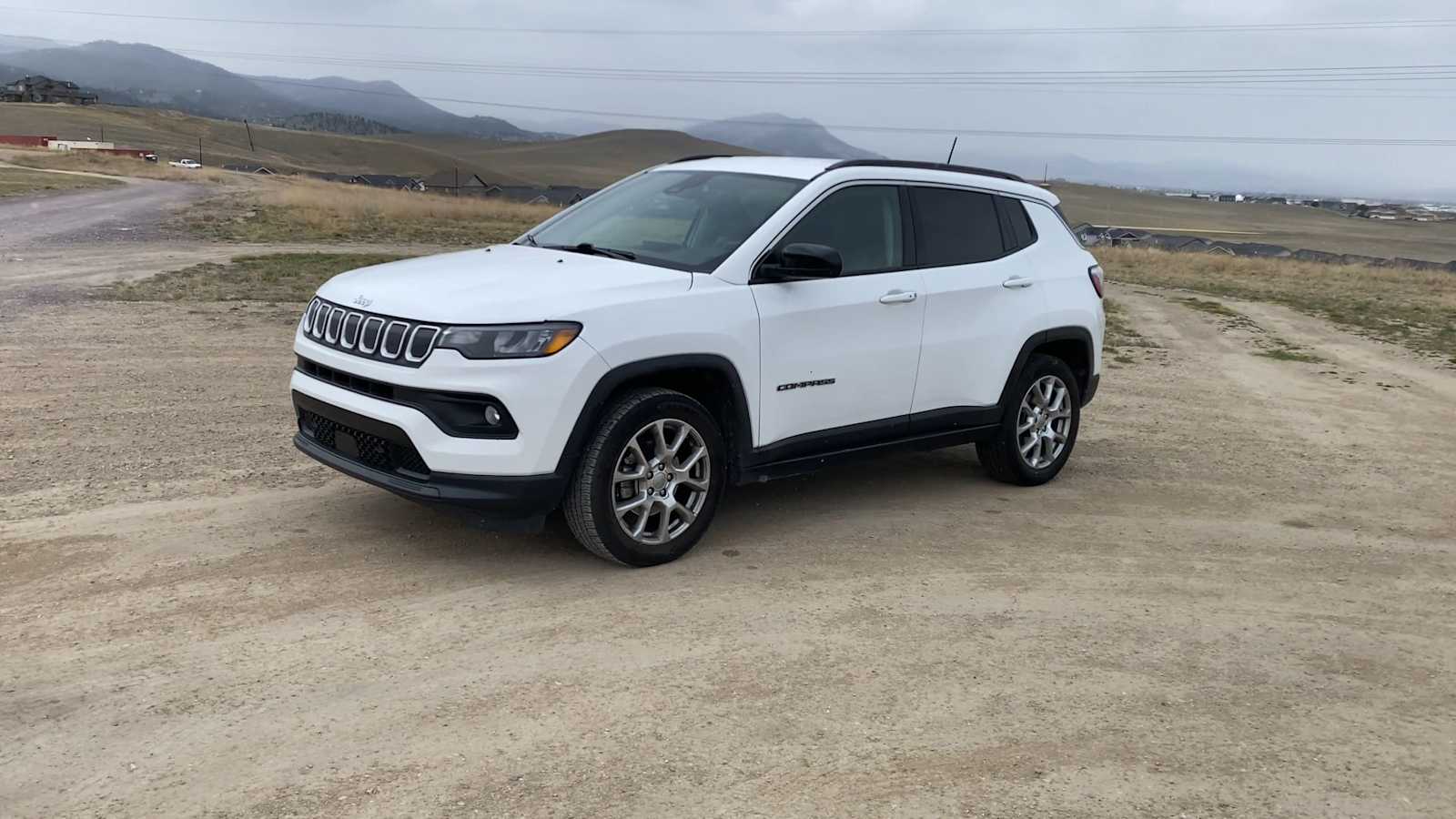 View vehicle photo 4