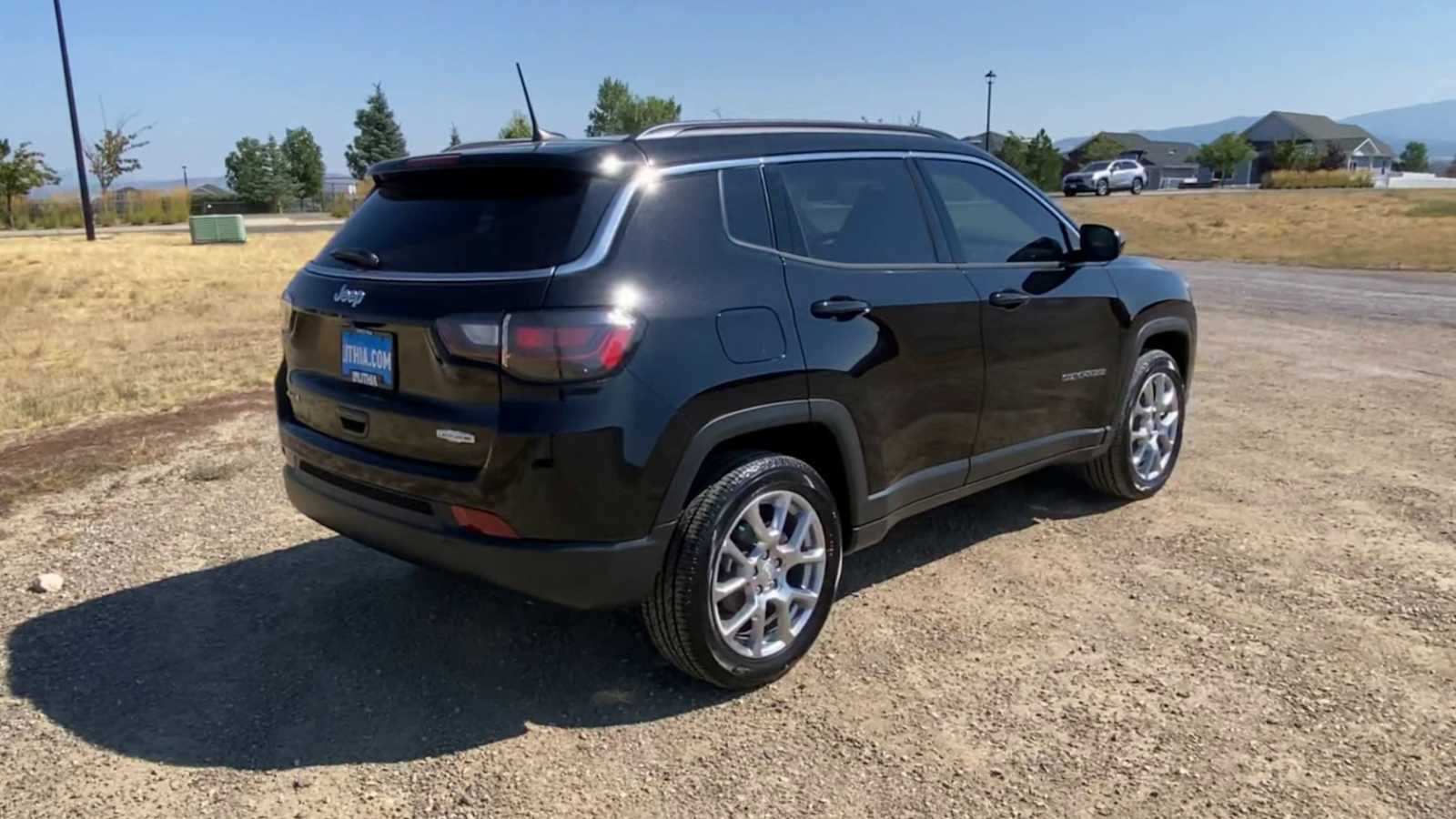 2024 Jeep Compass Latitude Lux 8