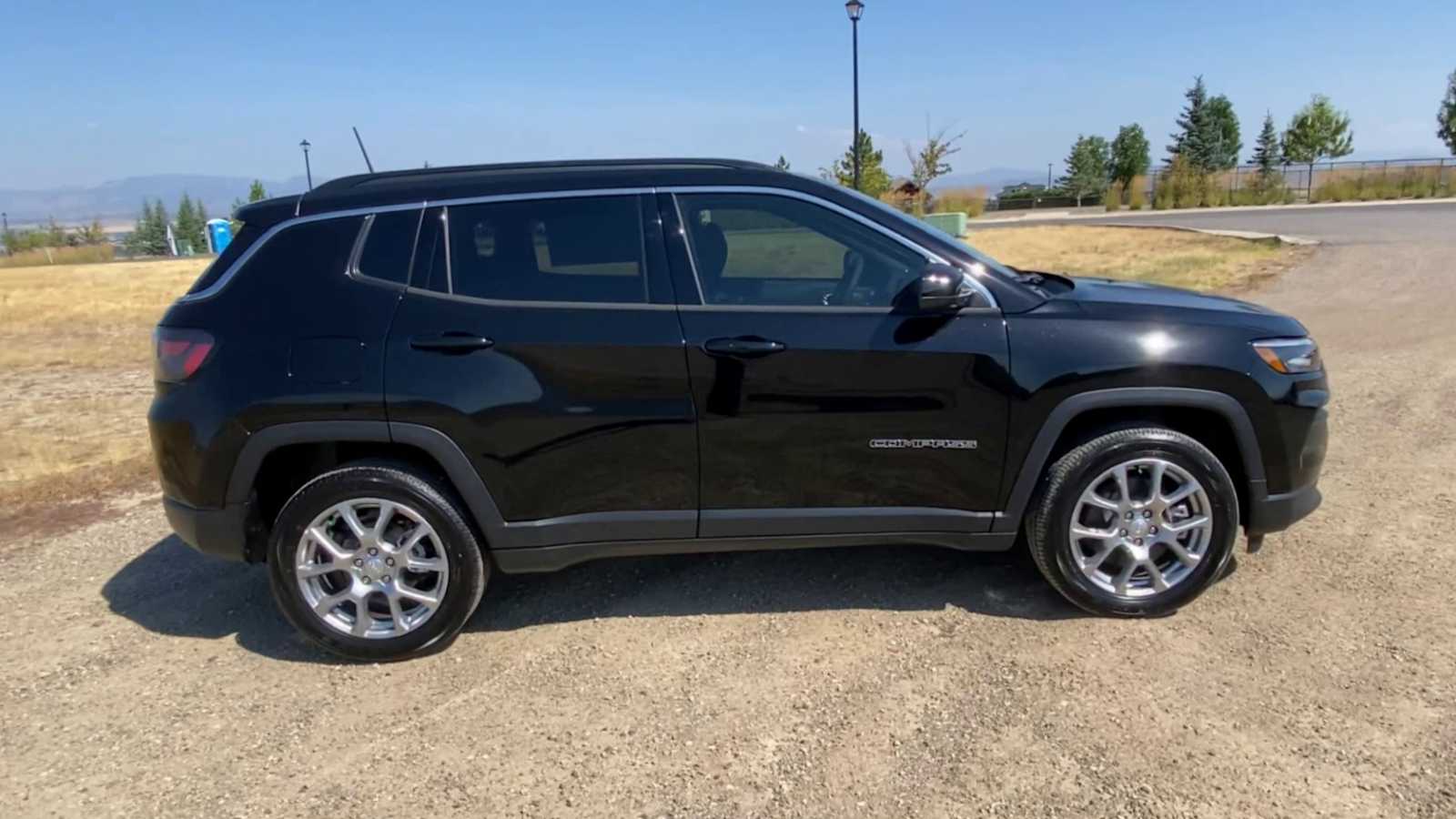 2024 Jeep Compass Latitude Lux 9