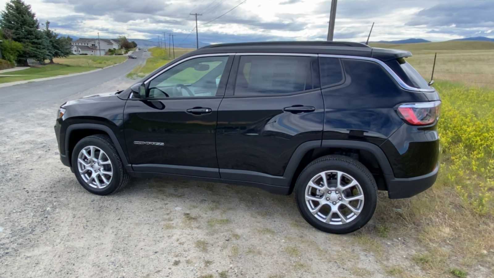 2024 Jeep Compass Latitude Lux 6