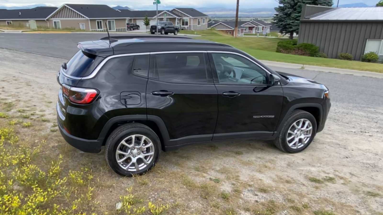 2024 Jeep Compass Latitude Lux 9