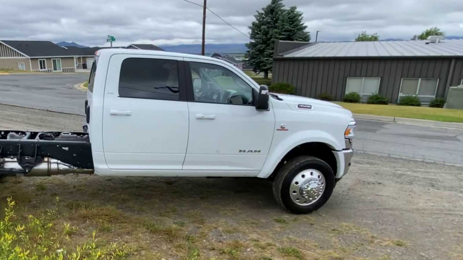 2024 Ram 4500 Chassis Cab Laramie 4x4 Crew Cab 60 CA 173.4 WB 9