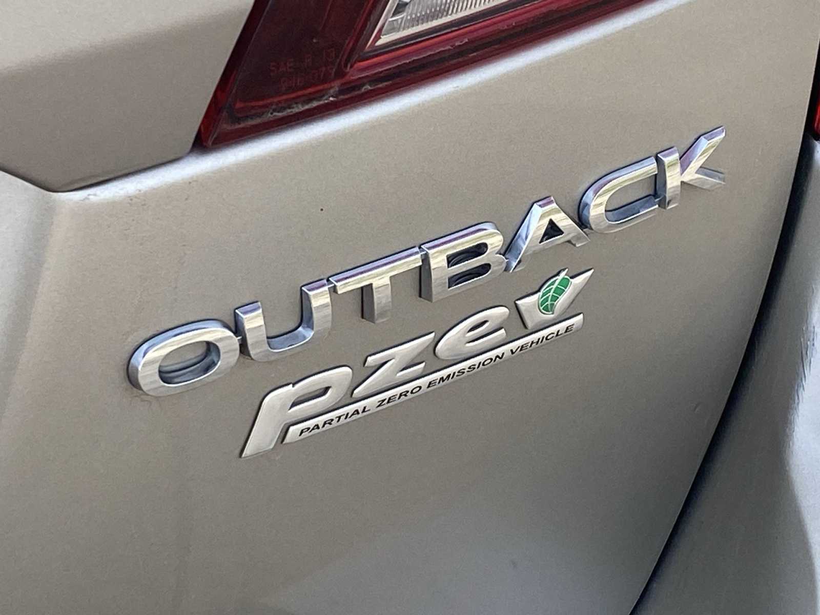 2017 Subaru Outback Limited 14