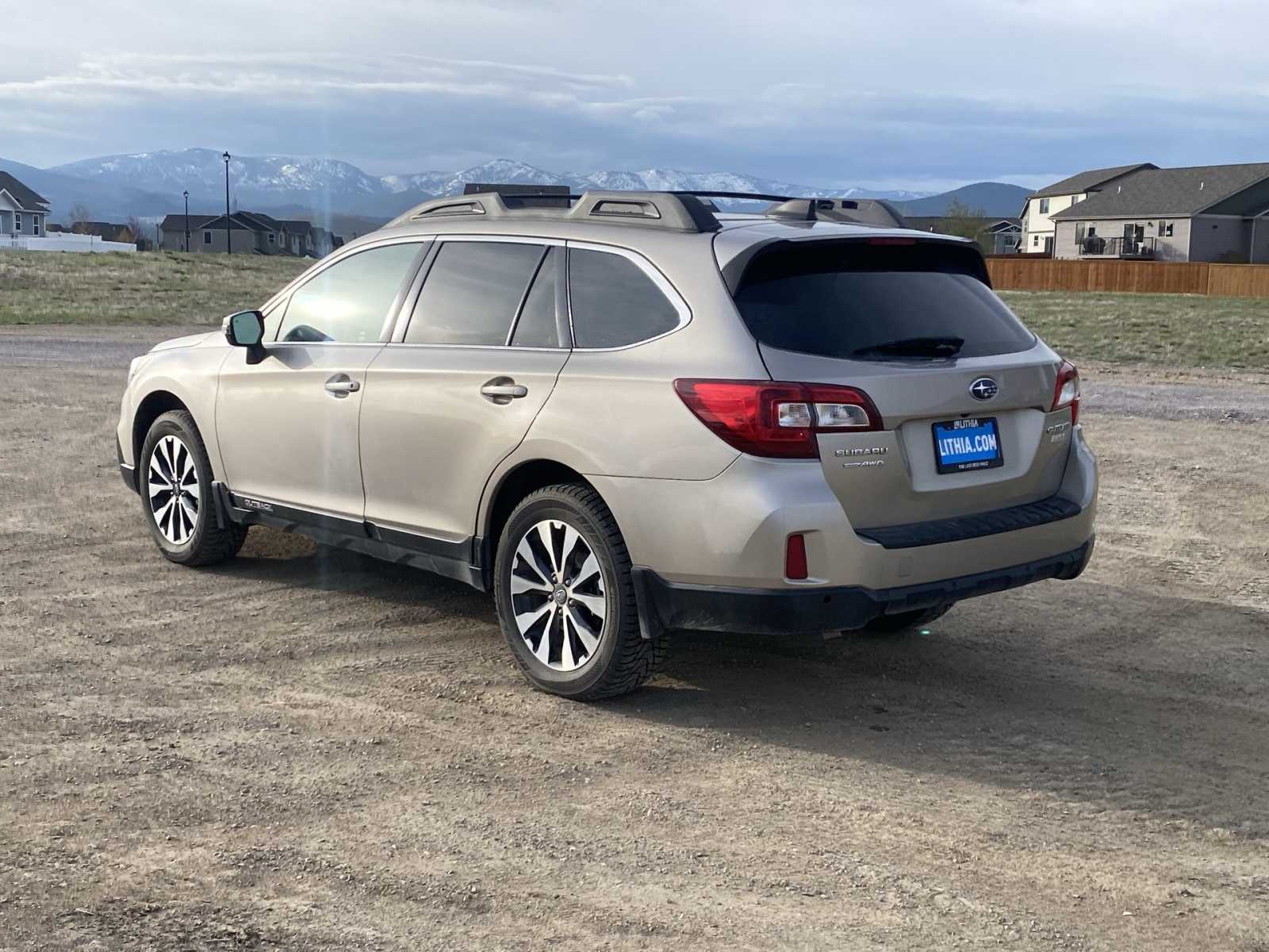 2017 Subaru Outback Limited 11