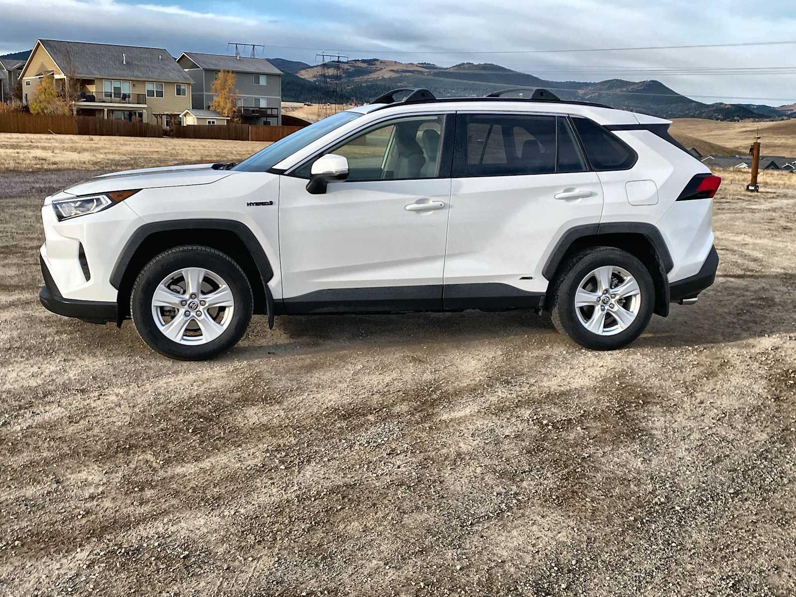 2020 Toyota RAV4 Hybrid XLE 10