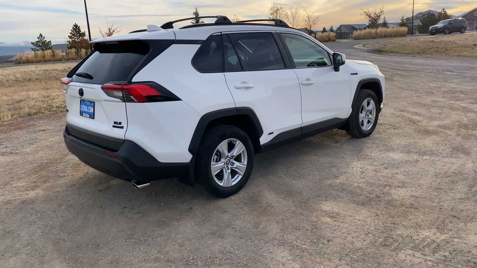 2020 Toyota RAV4 Hybrid XLE 8