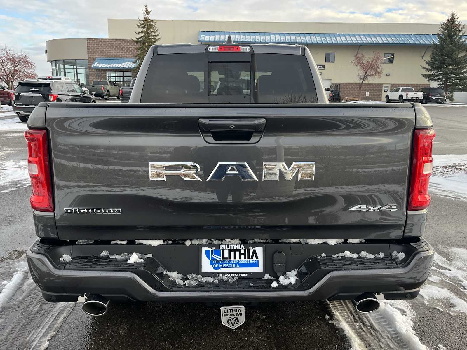 View vehicle photo 5
