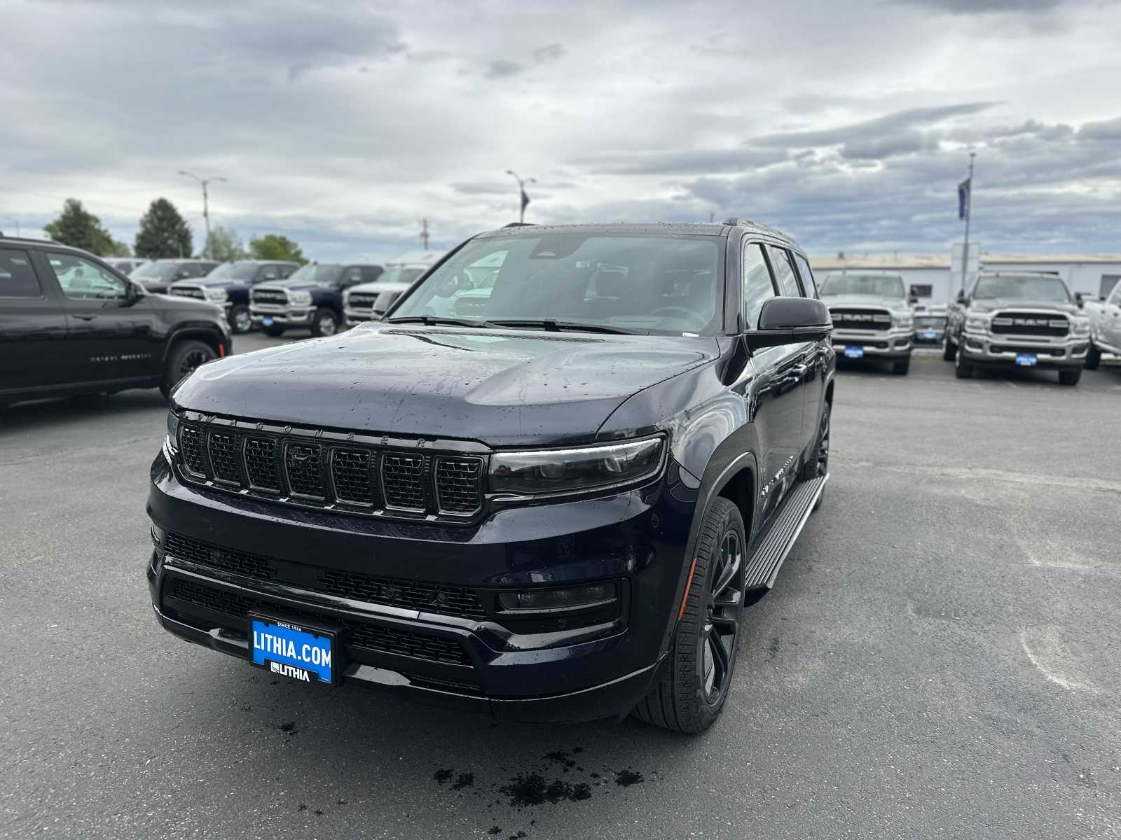 2024 Jeep Grand Wagoneer 