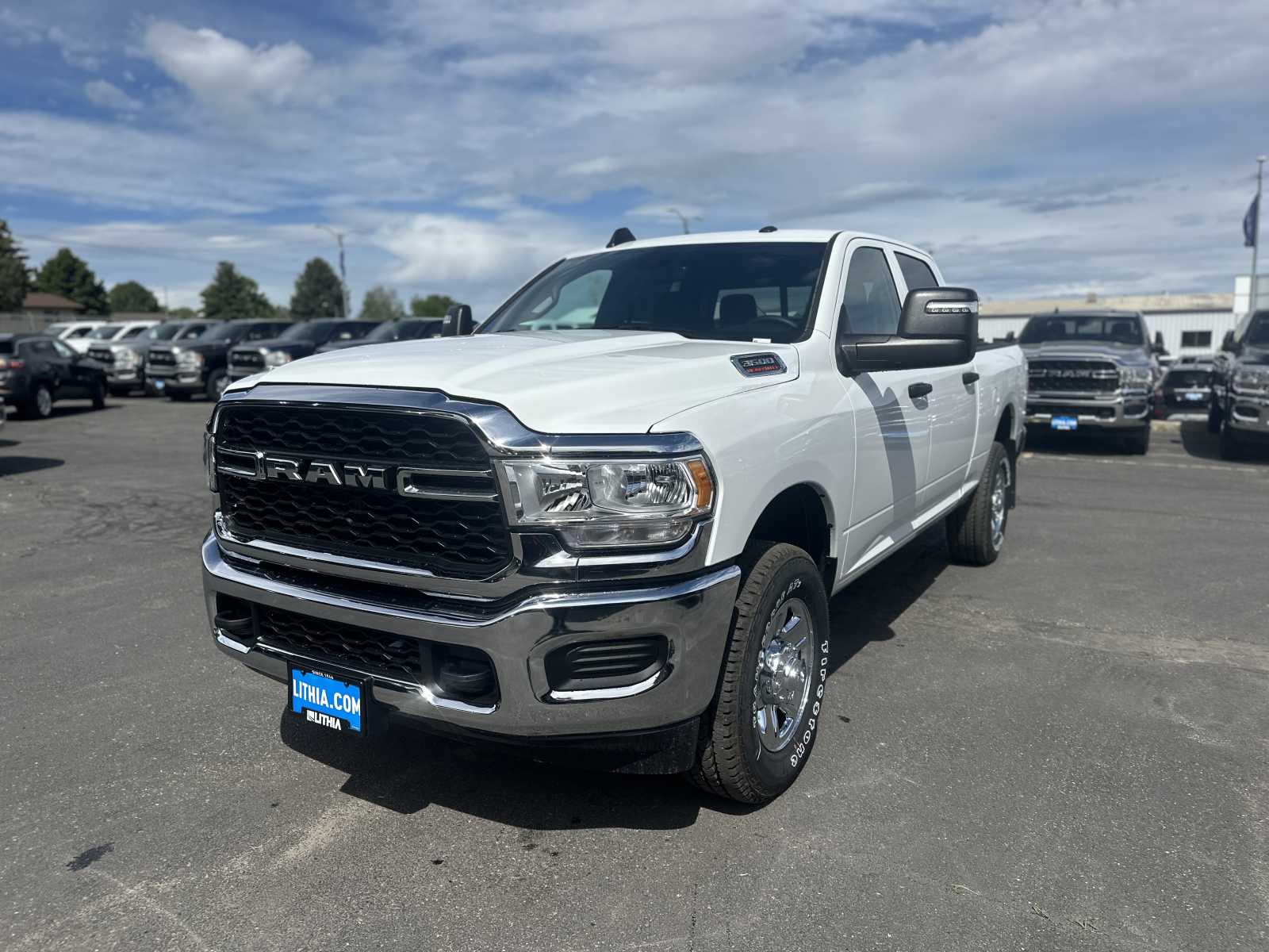 2024 RAM 3500 Tradesman 4x4 Crew Cab 64 Box