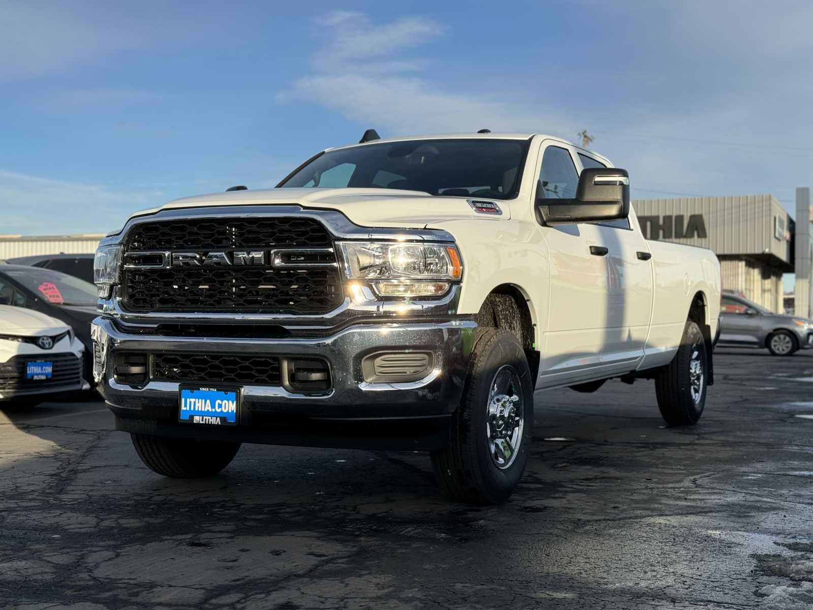 2024 RAM 3500 Tradesman 4x4 Crew Cab 8 Box