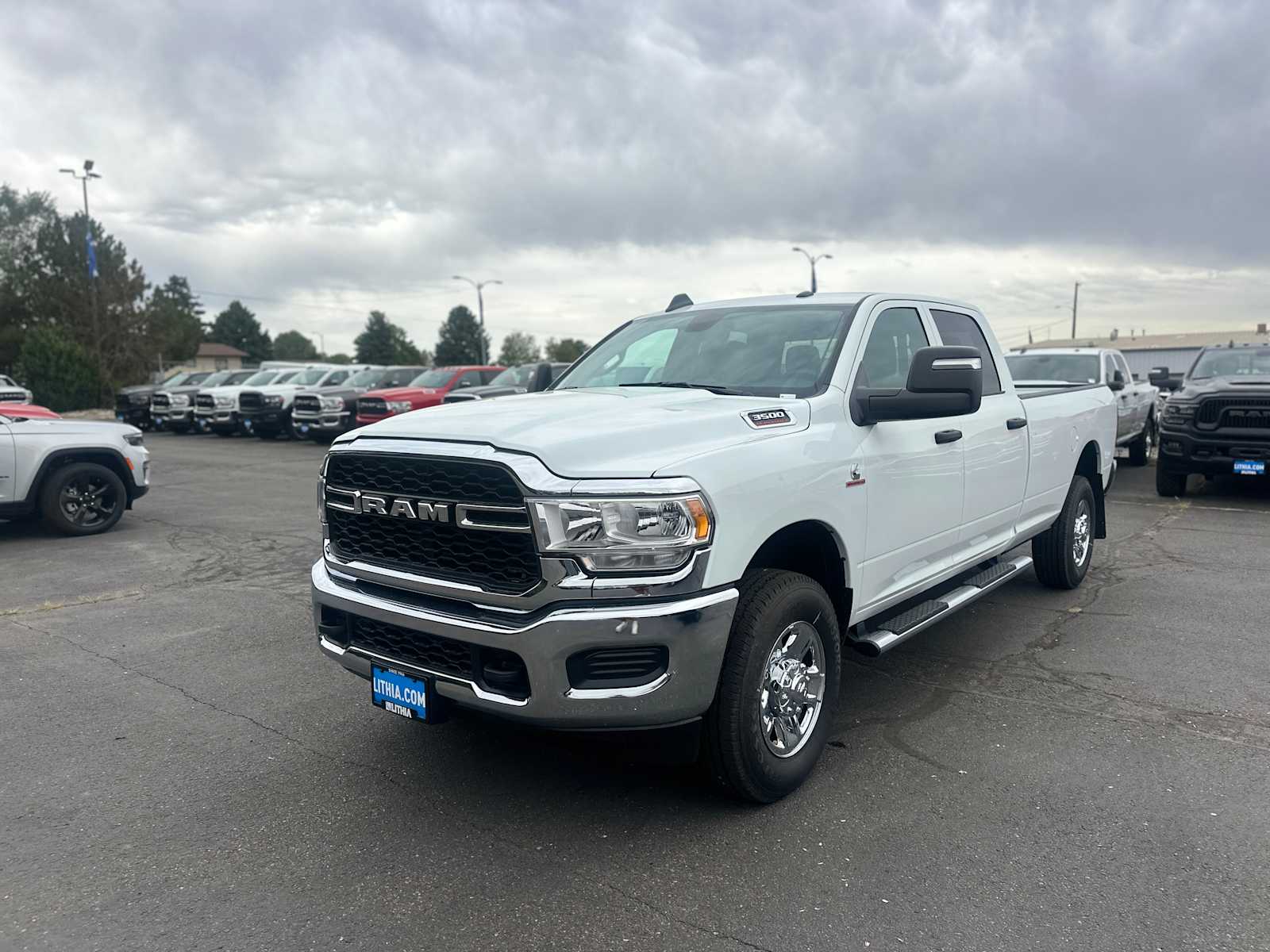 2024 RAM 3500 Tradesman 4x4 Crew Cab 8 Box