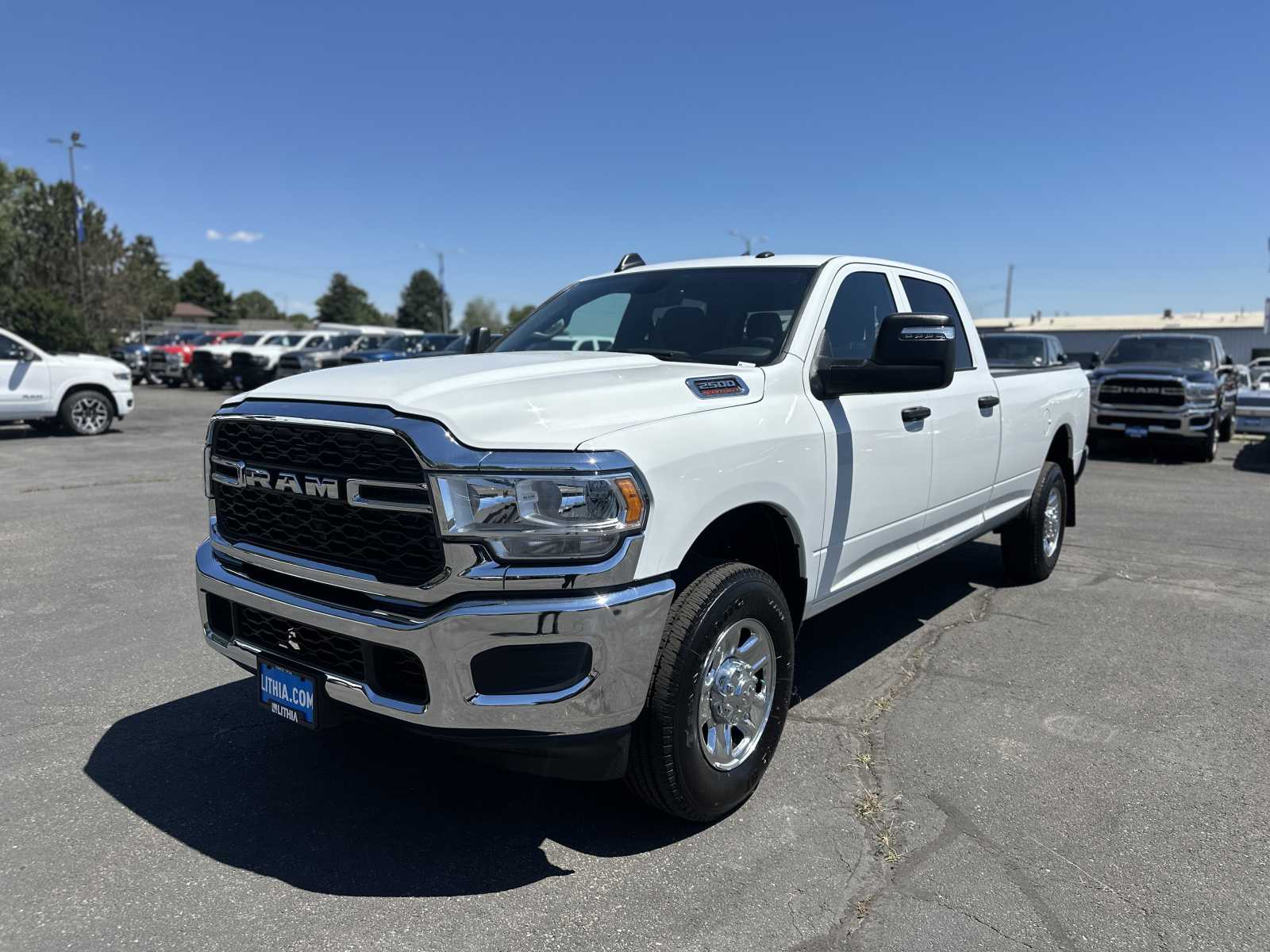 2024 RAM 2500 Tradesman 4x4 Crew Cab 8 Box