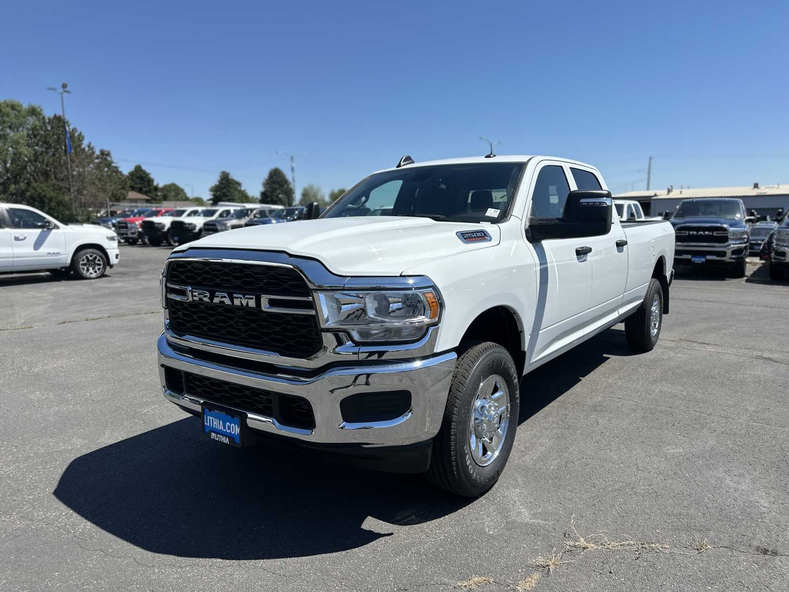 2024 RAM 2500 Tradesman 4x4 Crew Cab 8 Box