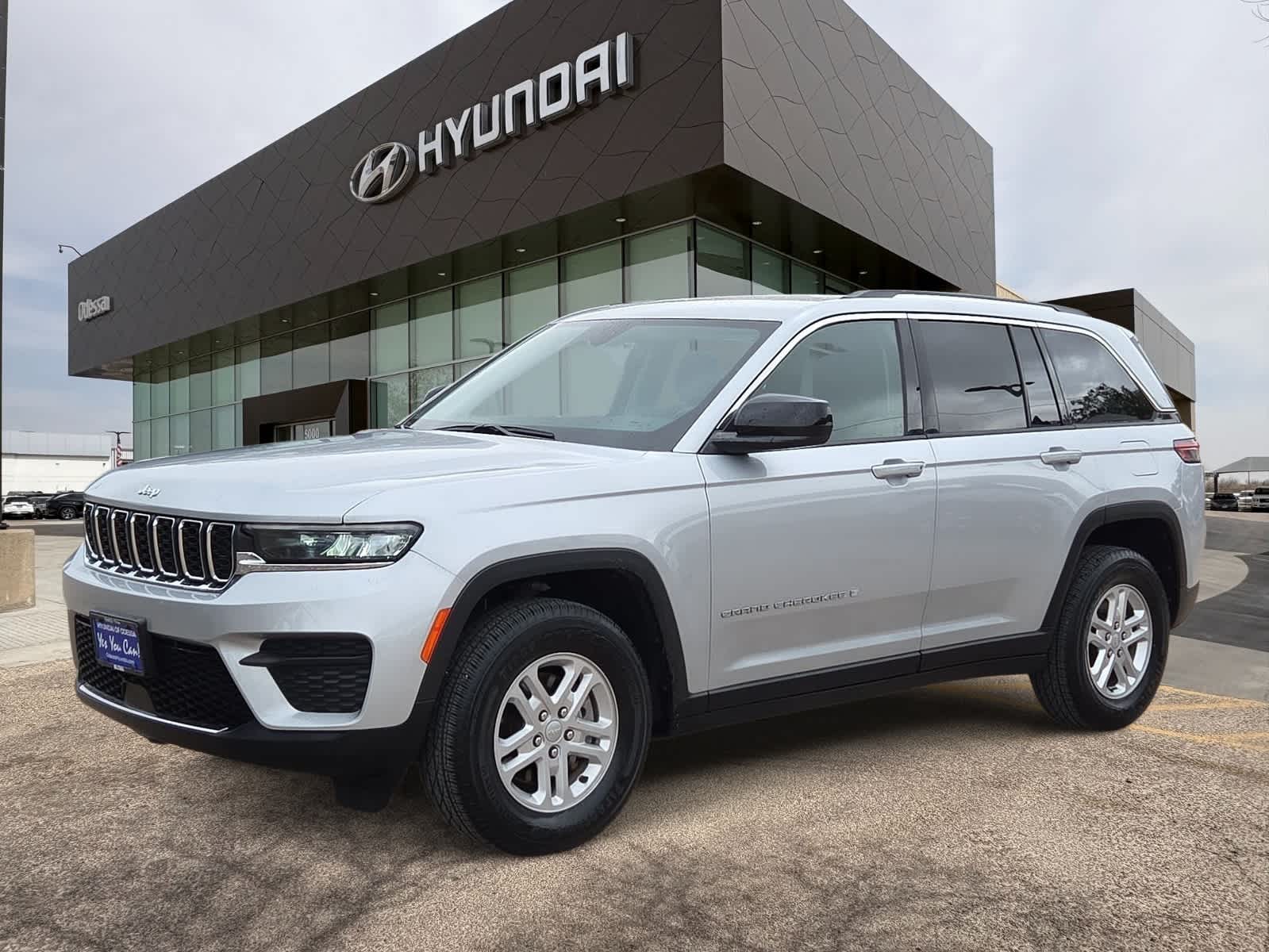 used 2024 Jeep Grand Cherokee car, priced at $26,213