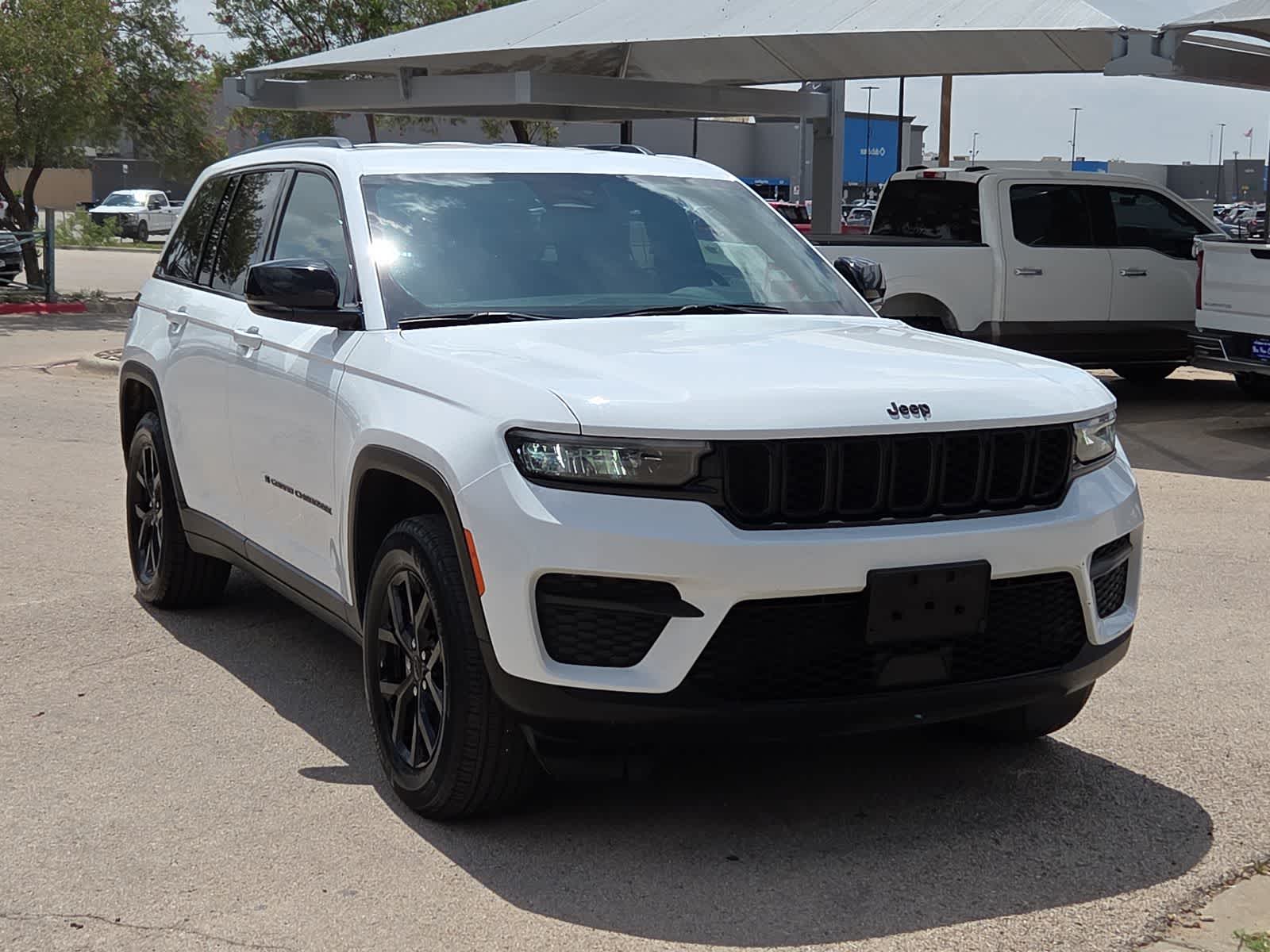 used 2024 Jeep Grand Cherokee car, priced at $28,212