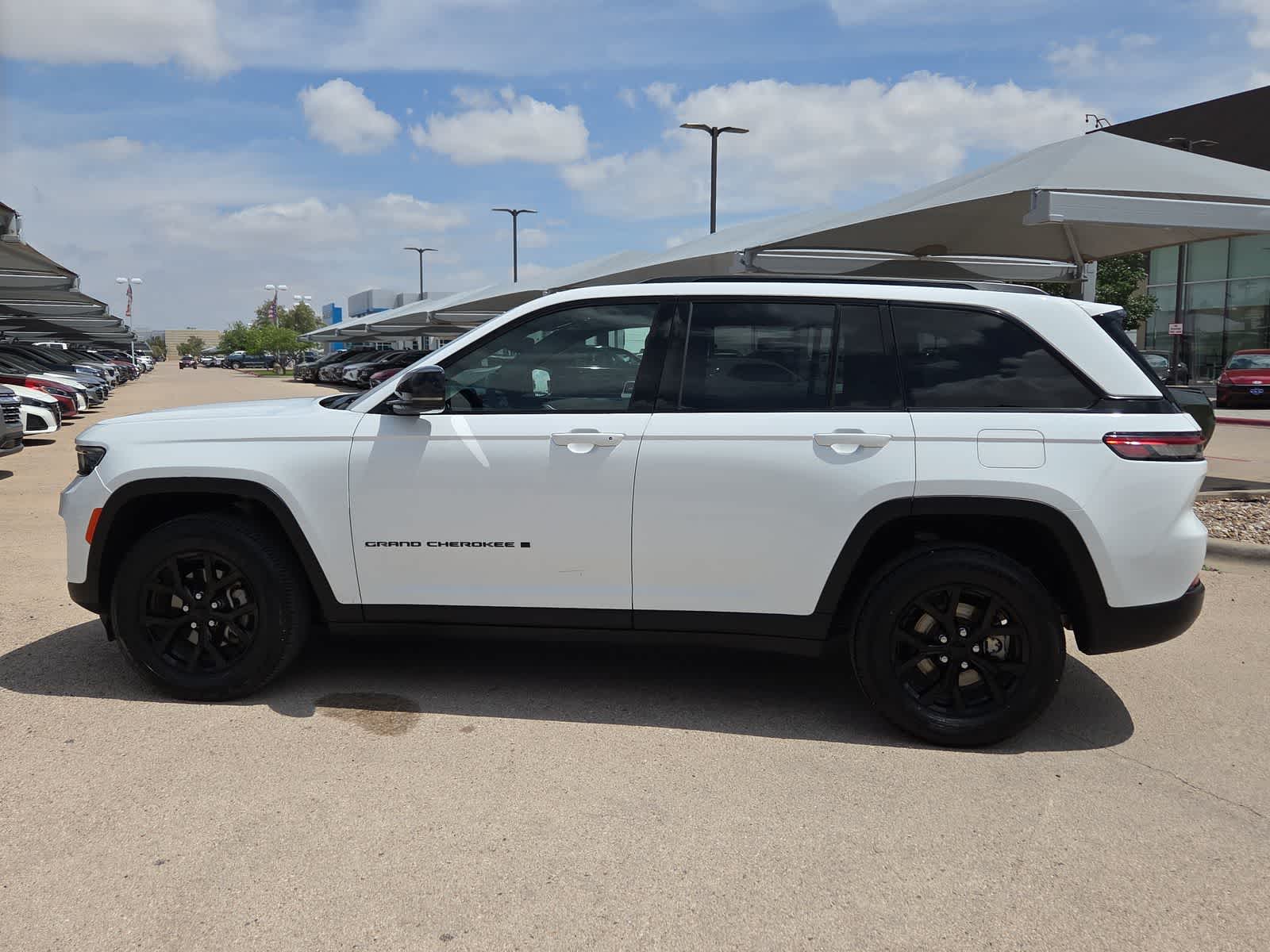 used 2024 Jeep Grand Cherokee car, priced at $28,212