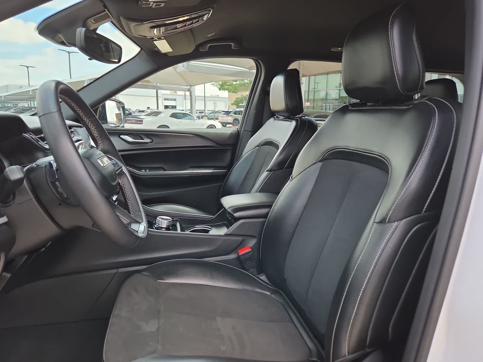 used 2024 Jeep Grand Cherokee car, priced at $28,212